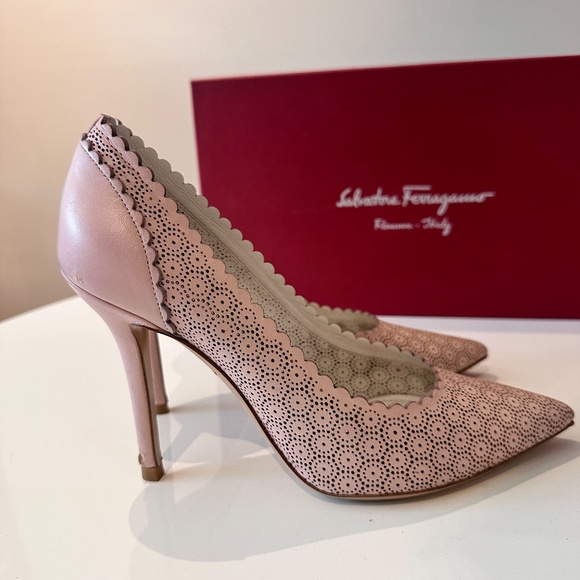 Salvatore Ferragamo Macaron Pink Perforated Leather Heels - Size 5 - Picture 2 of 6